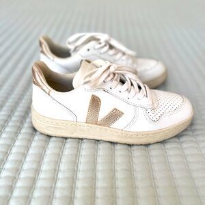 Veja v10 Sneaker with Rose Gold Accent